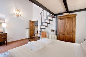 Others 5, Corte al Duomo by Mmega, Florence