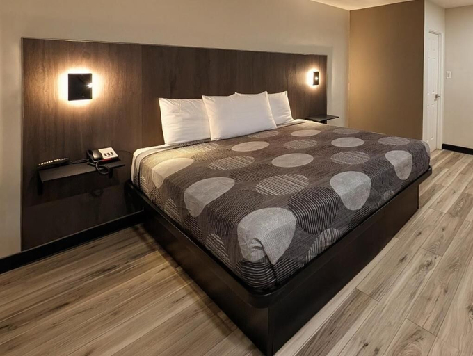 Room 3, Star Inn & Suites, Cook