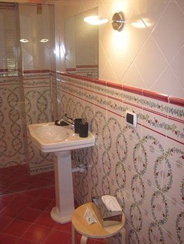 Bathroom Sink 2, Borgo Ramezzana Country House, Vercelli