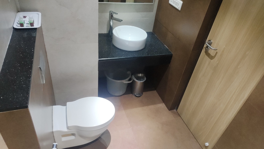 Bathroom 3, Germanus Springs, Dindigul