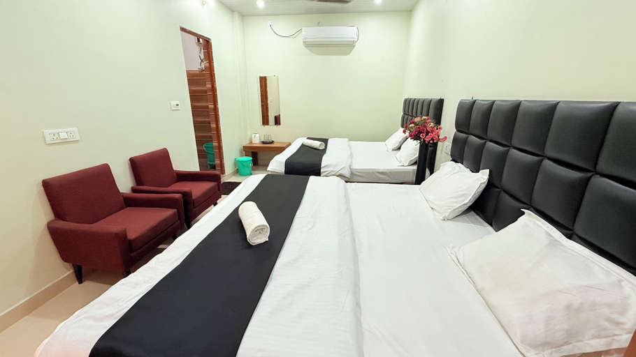 Room 4, Hotel Blessing inn & Restaurant, Allahabad
