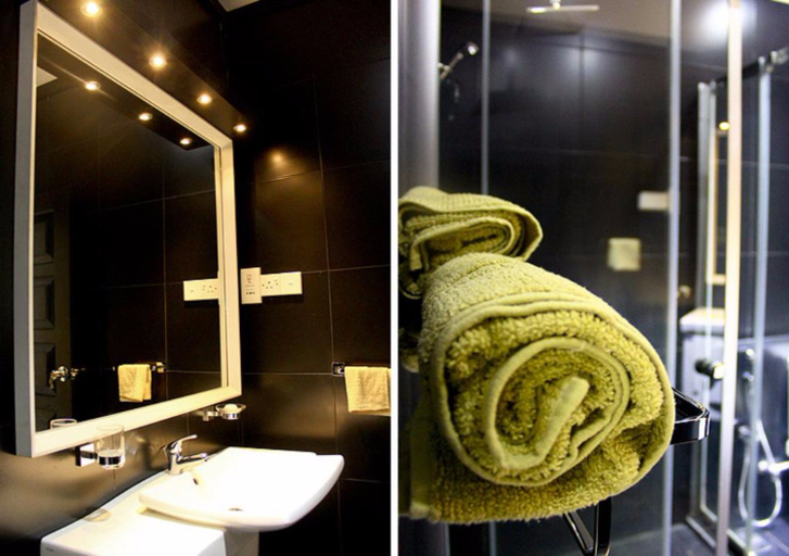 Bathroom 2, Kuruwita Retreat, Kuruvita
