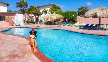 Pool 3, Sasaki Apartments