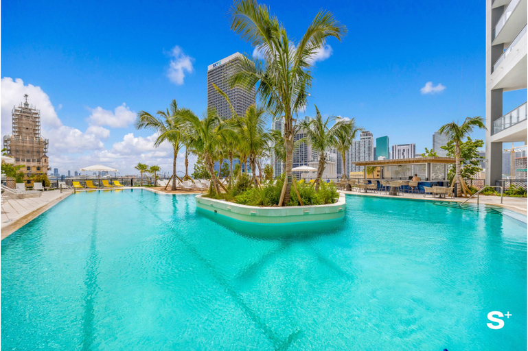 Pool 4, 43rd-Floor Skyline Suite - Pool & Gym, Miami-Dade