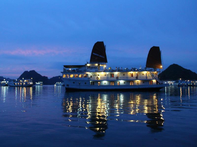 Exterior & Views, Majestic Cruise, Hạ Long