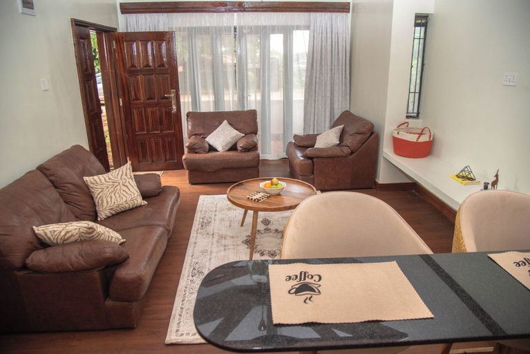 Living area 5, One-Bedroom Cottage with Mt.Kenya View, Tetu