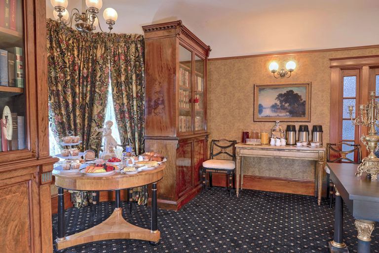 Food & Drinks 5, The Charles Pacific Grove - Artfully Designed Inclusive Inn, Monterey