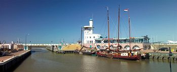 Others 4, Hotel Zeezicht, Harlingen