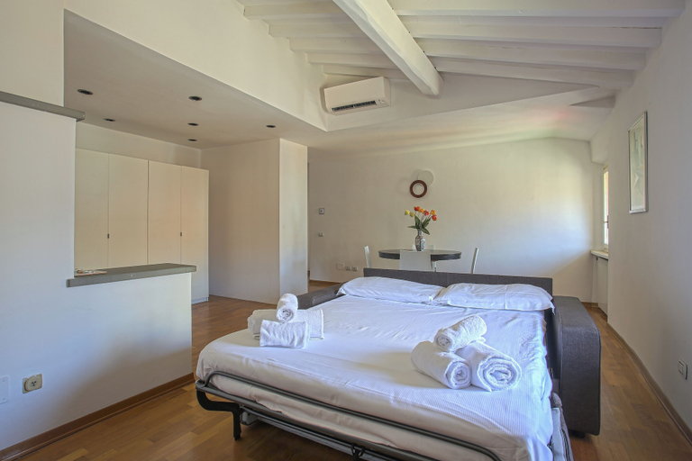 Bedroom 3, Giorgio Ponte Vecchio Apartment, Florence