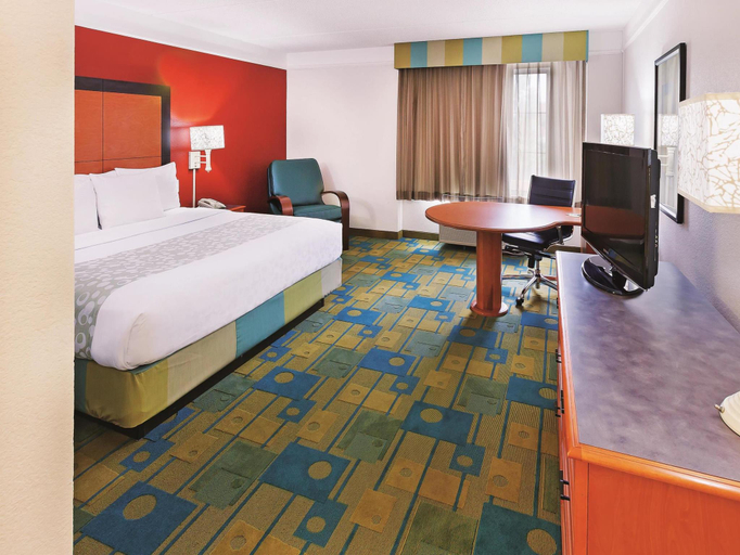 Bedroom 4, La Quinta Inn & Suites Houston Galleria Area, Houston