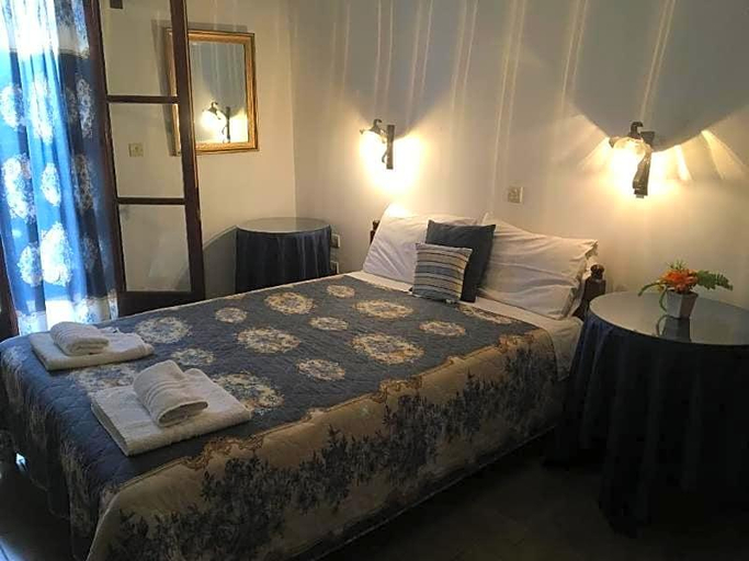 Bedroom 3, Pettite Morfo, Thessaly