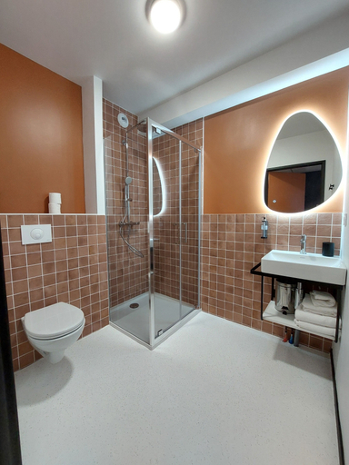 Bathroom 4, Kyriad Dax - Saint-Paul-les-Dax, Landes