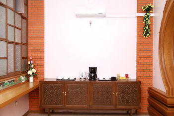 Others 4, Sule Sapphire, Yangon