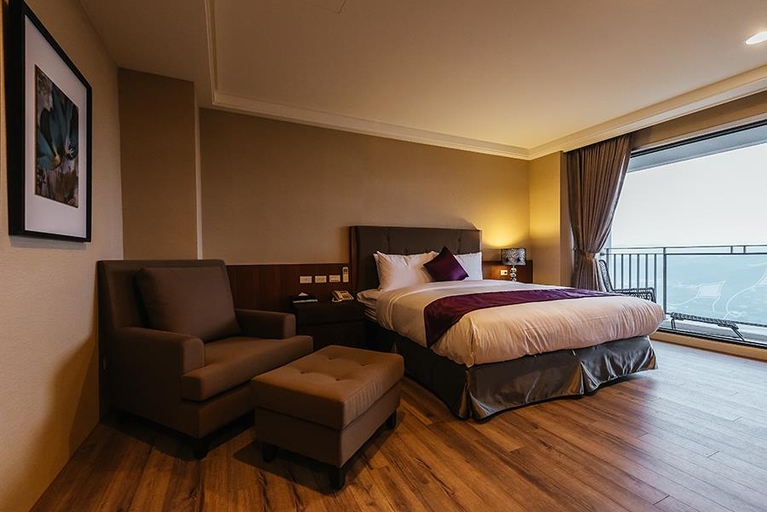 Bedroom 2, Natural View Hotel, Miaoli