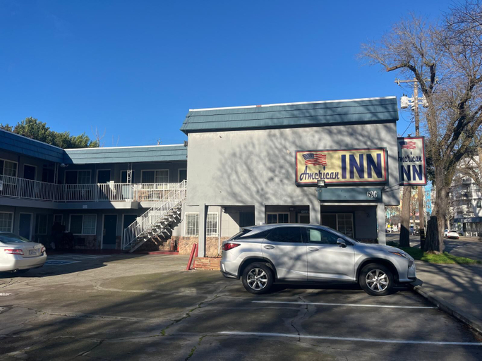 Exterior & Views 2, American Inn, Sacramento