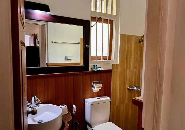 Bathroom 2, WeCay Holidays Habarana, Palugaswewa