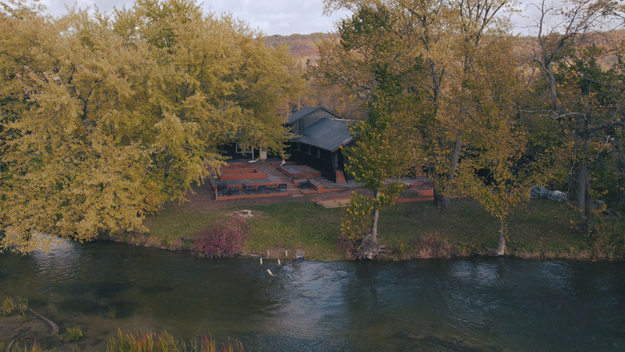 Exterior & Views, The June Motel, Beaver Valley, Grey