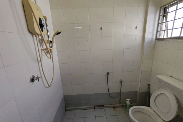 Bathroom 2, D'Bj Motel, Penang Island