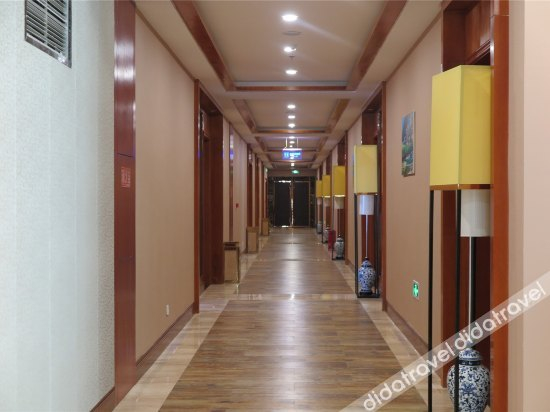Others 2, Lanfeng Hotel, Garzê Tibetan
