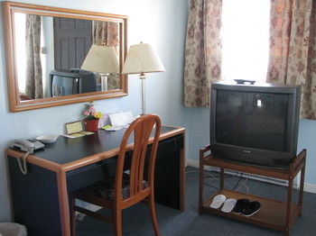 Others 2, Motel Rideau, Champlain