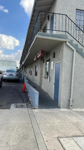 Others 3, Budget inn Whittier, Los Angeles