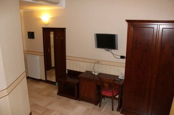 Others 5, Hotel Ai Sette Nani, Trieste
