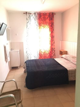 Others 4, Hostal Atocha, Madrid