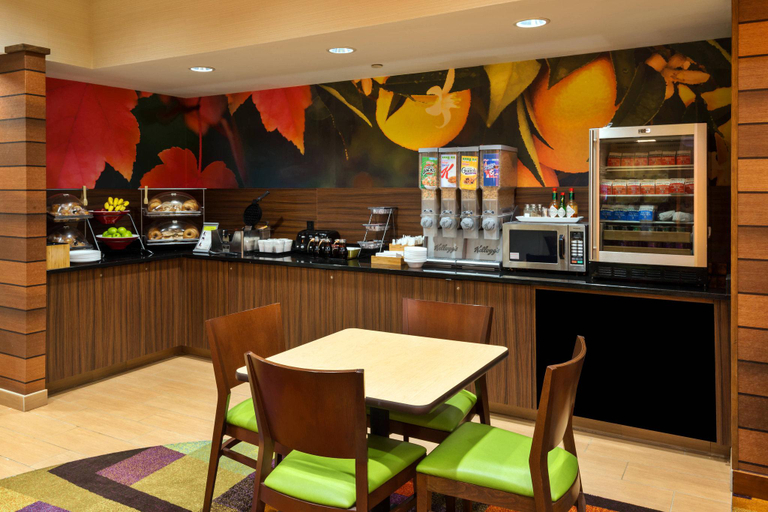 Food & Drinks 4, Fairfield Inn & Suites Denver Cherry Creek, Denver
