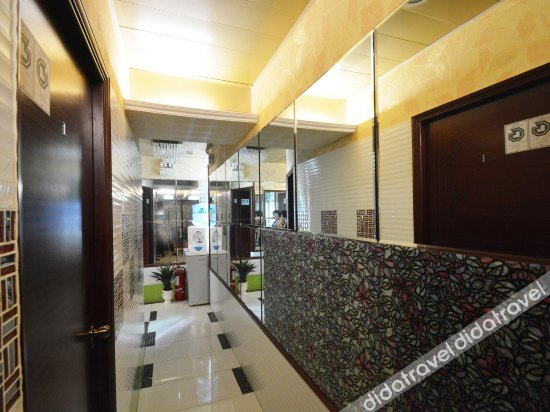 Others 2, Yi Jia Hotel, Kowloon