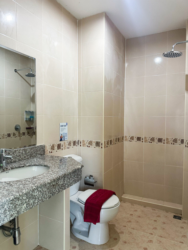 Bathroom, Nan's Aonang, Mueang Krabi