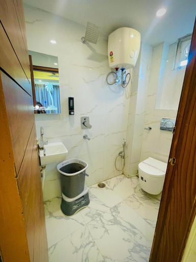 Bathroom 2, Hotel Mount View Inn with terrace Ganga view, Garhwal