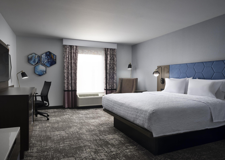 Bedroom 3, Hampton Inn & Suites Dallas-DFW ARPT W-SH 183 Hurst, Tarrant
