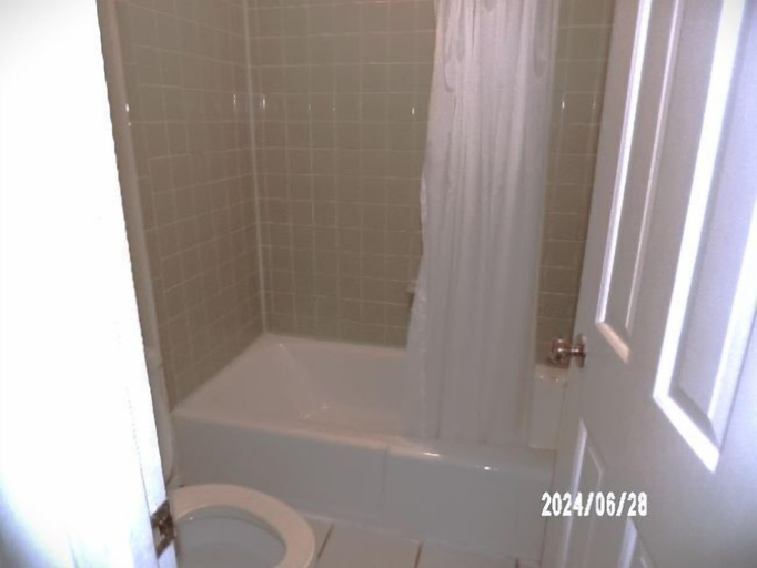 Bathroom, Relax Inn, Greenbrier