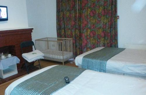Others 2, Cedars House Hotel, London