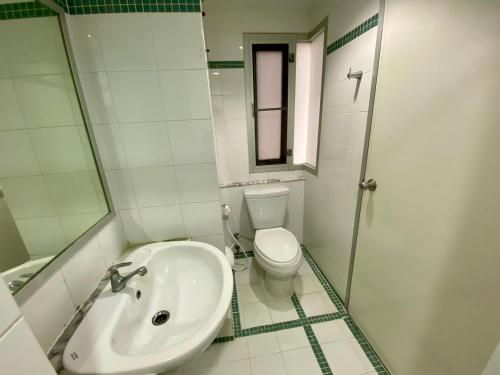 Bathroom, The Campus Rangsit, Khlong Luang