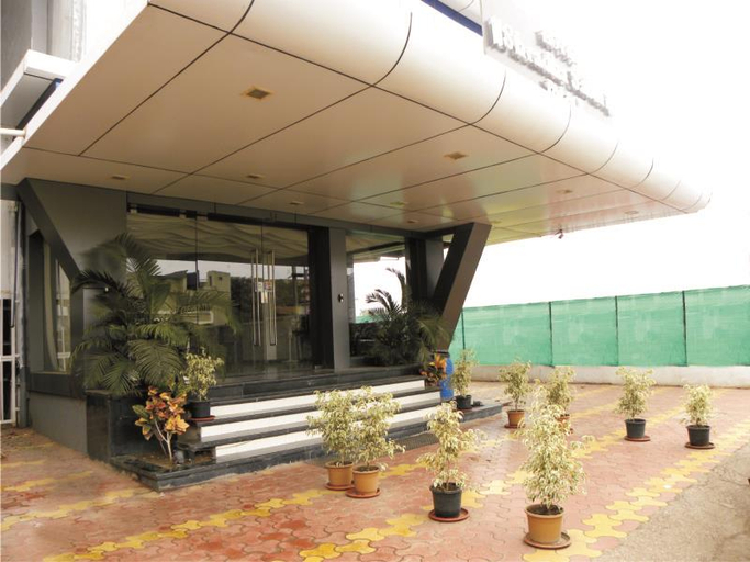 Entrance, Hotel Shradha Saburi Palace, Ahmadnagar