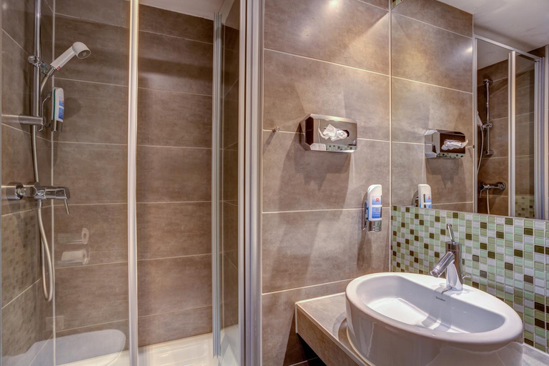 Bathroom 4, MEININGER Hotel Berlin Mitte, Berlin