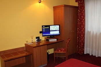 Others 4, Relais St Gilles, Aosta