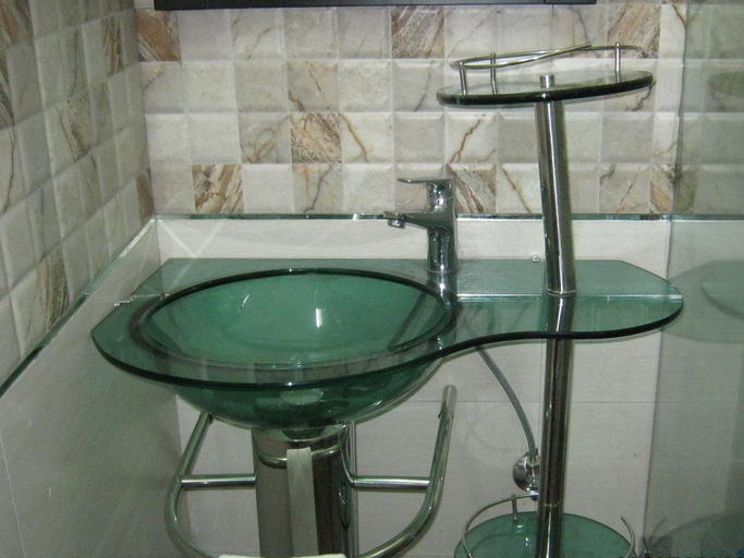 Bathroom 4, Royal Court, Nainital