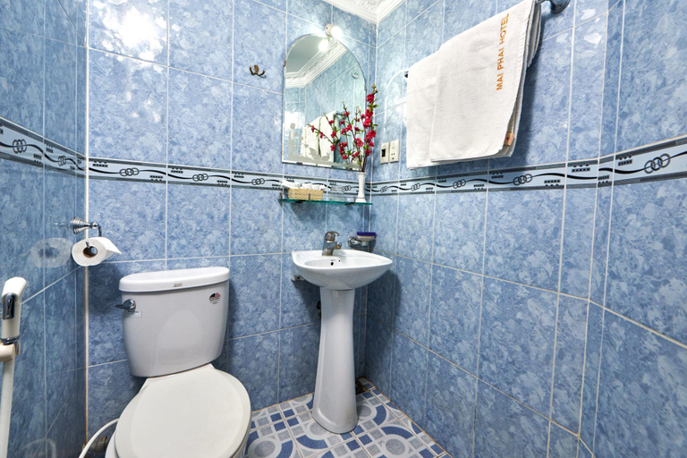 Bathroom 3, Mai Phai Hotel, District 1