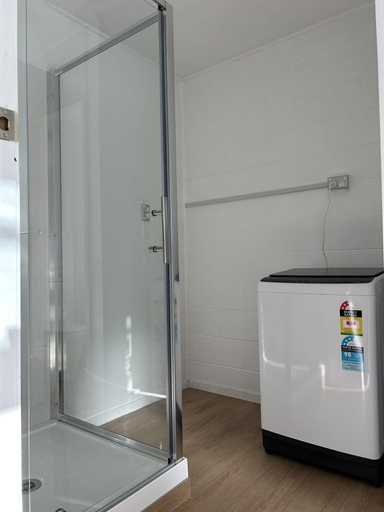 Bathroom 3, Avon Apartments, Hamilton