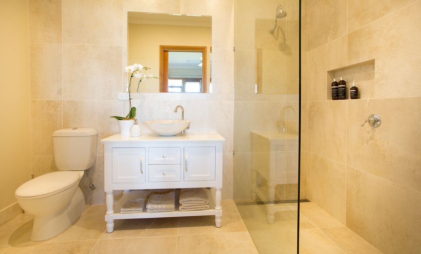 Bathroom 3, Drom Aluinn B & B, Murrindindi - East