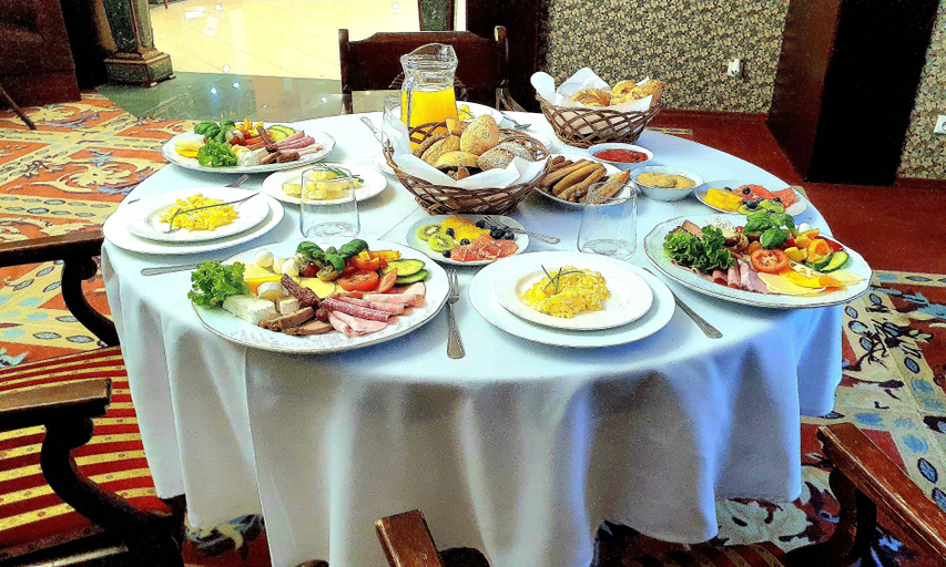 Others 2, Hotel Bella Vista, Mińsk