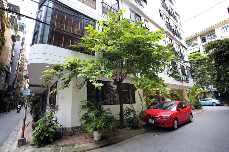Exterior & Views