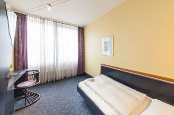 Others 2, Hotel Mirage Neuss, Rhein-Kreis Neuss