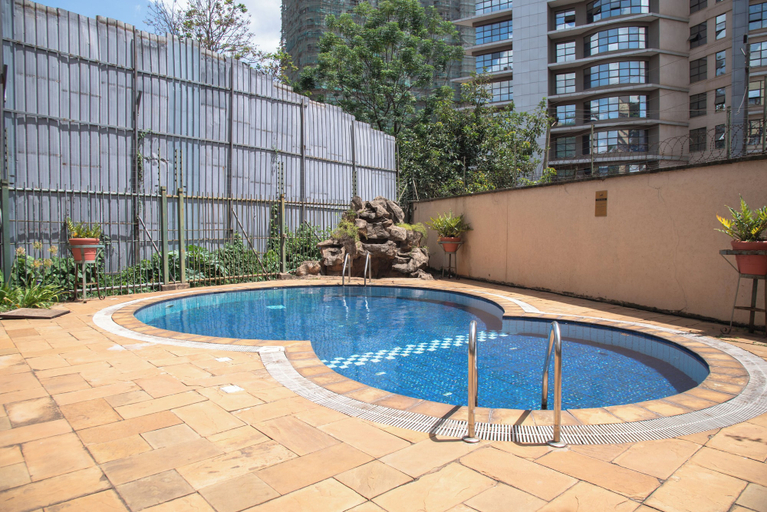 Pool, Westlands 1BR w/a Pool & Gym • Walk to Sarit, Westlands