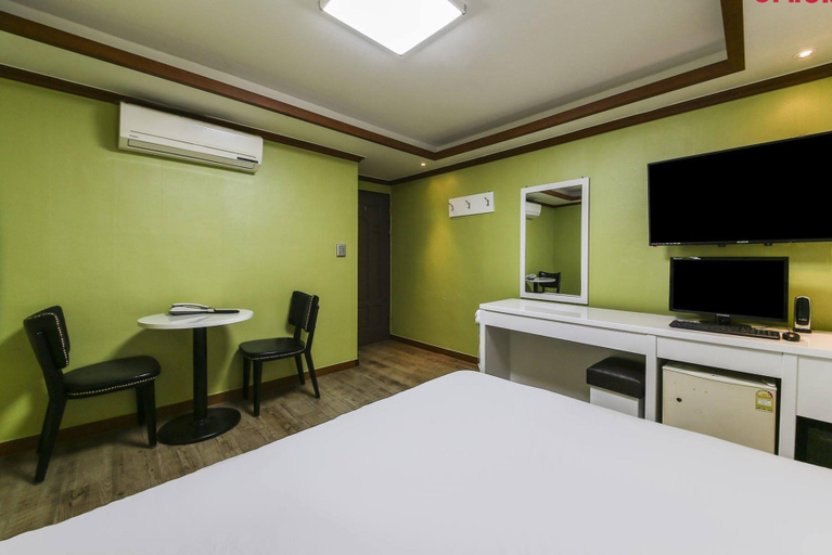 Others 4, Dapsimni Hotel Grim, Dong-daemun