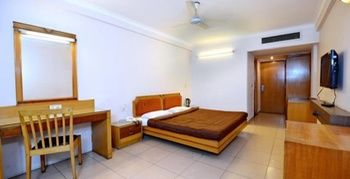 Others 5, Hotel Shelter, Gwalior