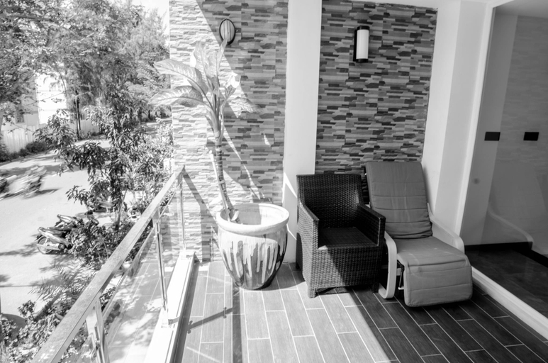 Others 2, Awesome Suite, Malé