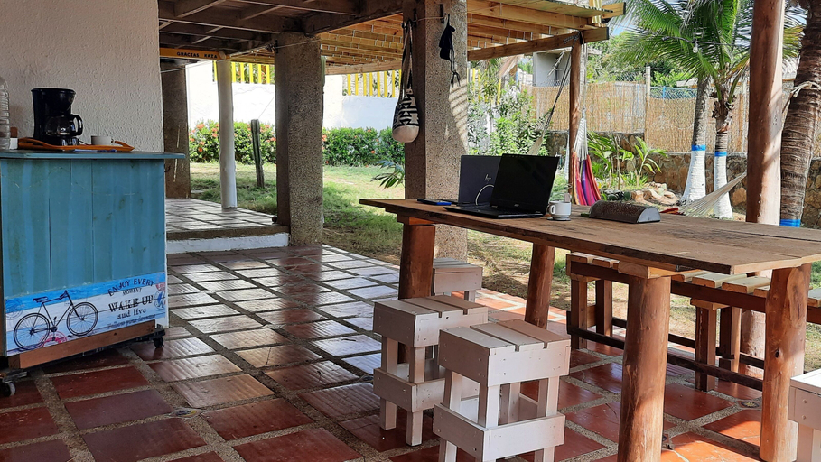 Food & Drinks 5, KAZA Balcones, Juan de Acosta